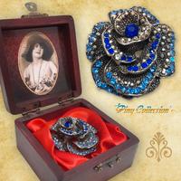 Spilla Vintage Rosa Fiore Strass Azzurri scatola