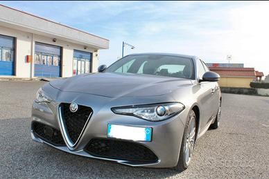 Alfa Romeo Giulia 2.2 190 AT8