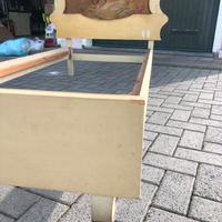 Letto singolo antico con testata Dipinta a mano