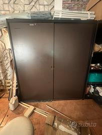 Armadio per esterno e interno in ferro