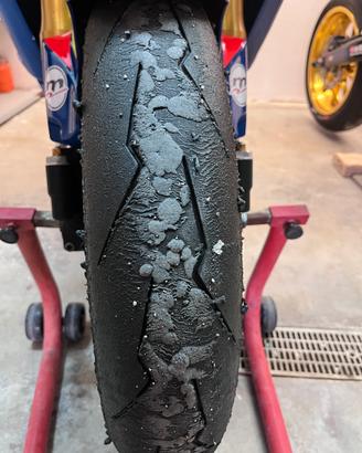 Gomme Pirelli Supercorsa v2 sc1