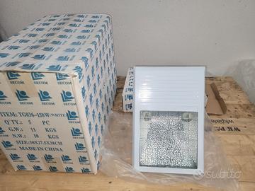 Abbiamo disponibili 2 stock