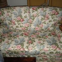 Divano letto 2 posti in tessuto floreale – solido