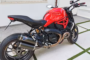 Ducati Monster 1200 R 