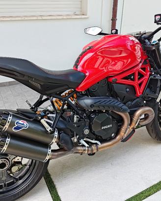 Ducati Monster 1200 R 