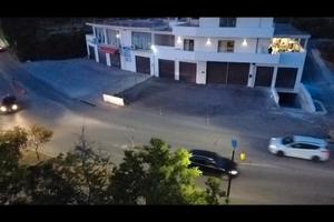 Locasi ampio magazzino commerciale