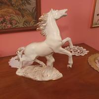scultura in ceramica cavallo rampante anni 70