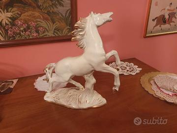 scultura in ceramica cavallo rampante anni 70