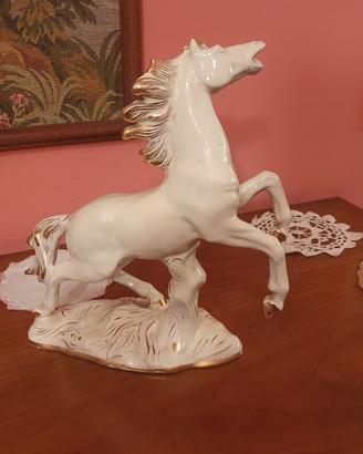 scultura in ceramica cavallo rampante anni 70