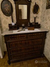 CASSETTIERA ANTICA CON SPECCHIO