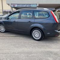 Ford Focus 1.6 (115CV) 5p. Bz.- GPL Ikon
