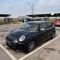 Mini Cooper S 2.0 Essential full aut. 5 porte