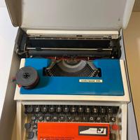 Macchina da scrivere Olivetti