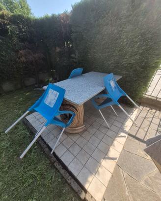 Tavolo da giardino in granito