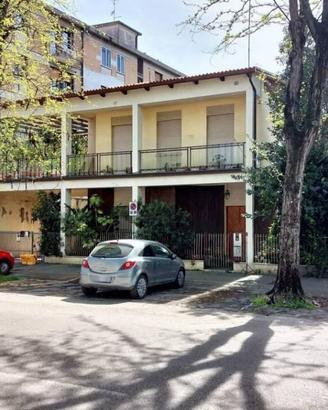 Immobile in asta di 279 m² con 5 locali a Faenza
