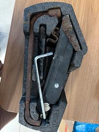 Cric martinetto sollevatore auto citroen c1