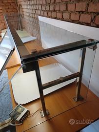 teca in vetro per esporre paste e panini