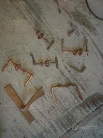 vecchie maniglie per porta e per cassetti