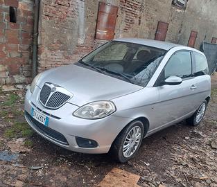 Lancia ypsilon