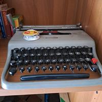 olivetti macchina da scrivere 