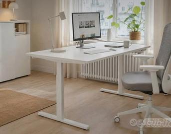 Scrivania Trotten IKEA regolabile in altezza