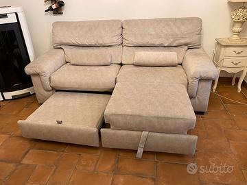Divano tre posti
