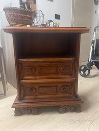 Comodini classici in legno