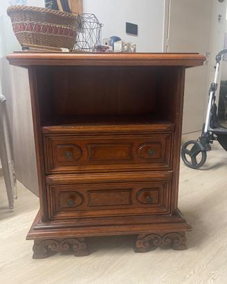 Comodini classici in legno