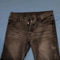 Jeans corto nero strappato