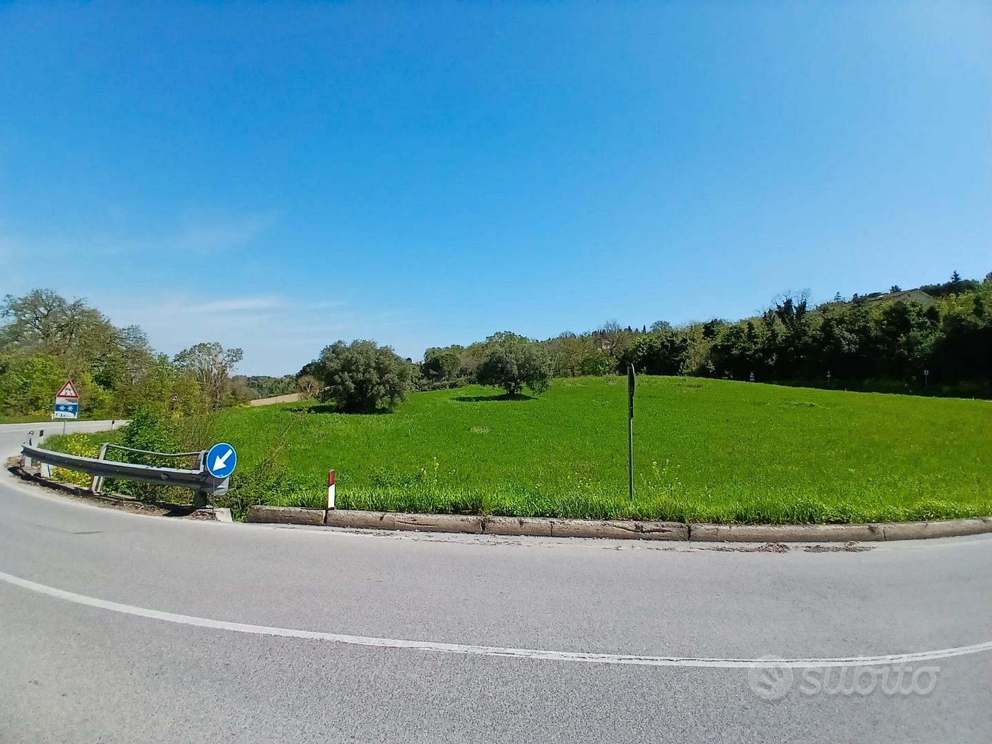 TERRENO AGRICOLO A 3 KM DA MACERATA - 1,2 ettari - Vista 5
