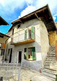 Rustico / Casale di 83 m² con 3 locali a Sondrio