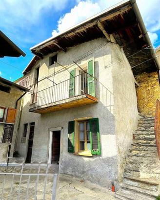 Rustico / Casale di 83 m² con 3 locali a Sondrio