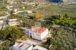 CASA DI CORTE A MONTE SANT'ANGELO