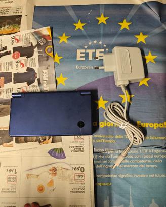 Nintendo dsi blu console con caricatore 