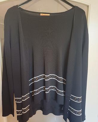 Twin set nero nuovo in pura viscosa.