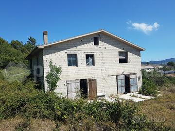 Capannone Industriale Montenero Val Cocchiara