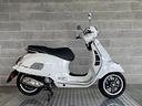 vespa-300-gts-hpe-2024-prova-riscatta-o-rendi