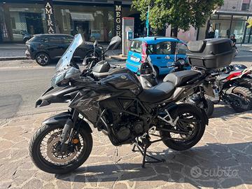 Benelli TRK 502 X con bauletto
