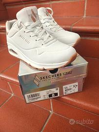 Skechers