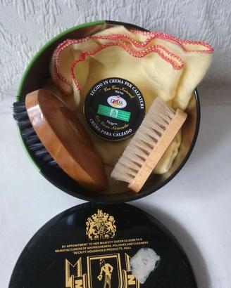 Set 2 spazzole + crema + panno + calzascarpe