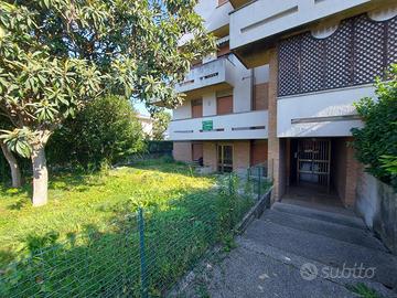 APPARTAMENTO SU DUE LIVELLI CON GIARDINO