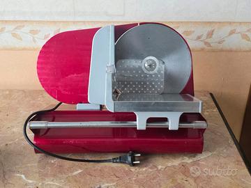 Affettatrice per salumi e formaggi 