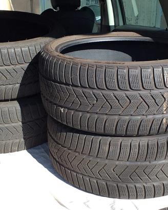 pneumatici invernali Pirelli Sottozero3 235/35 R19
