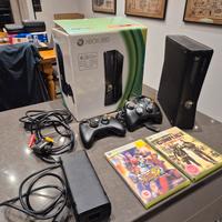 XBOX 360 completa con 2 controller e 2 giochi