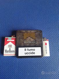 2 accendini più portasigarette Marlboro 