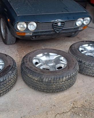 CERCHI E GOMME FORD RANGER R 17