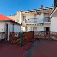 Stabile con N.2 unità immobiliari