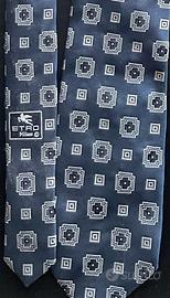Cravatta Etro in seta. Elegantissima.