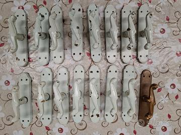 Maniglie cremonesi in ottone verniciate