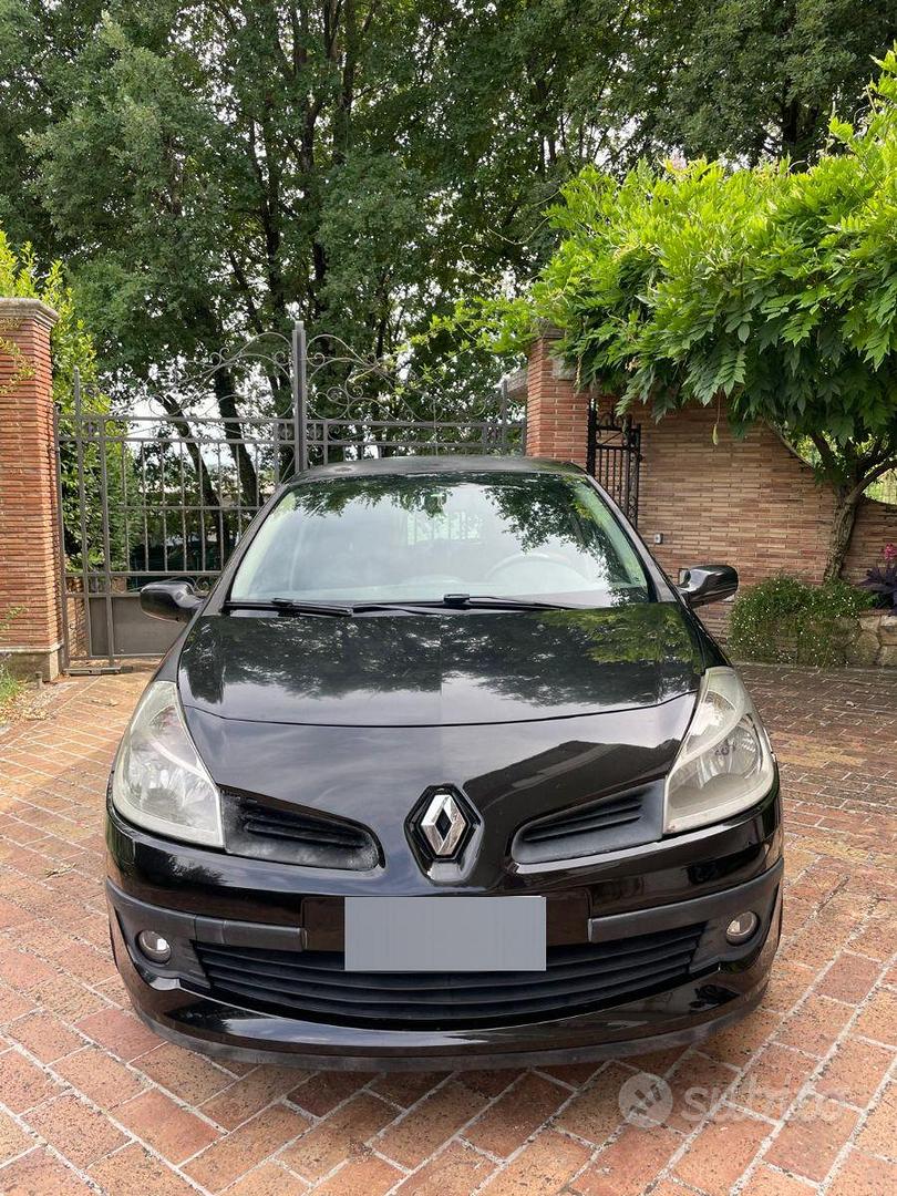Renault Clio 2007 photo 2